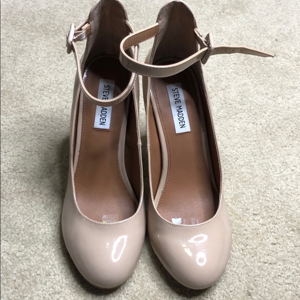 Steve Madden nude heels